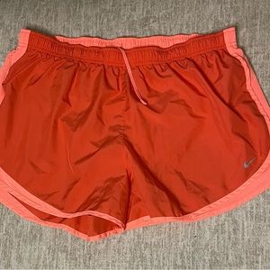 Women's Nike Dry Tempo Running Short